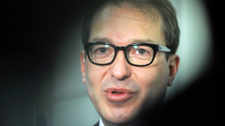Aus Sicht der Grünen übertritt Dobrindt mehr und mehr "die Grenzen der politischen Auseinandersetzung".