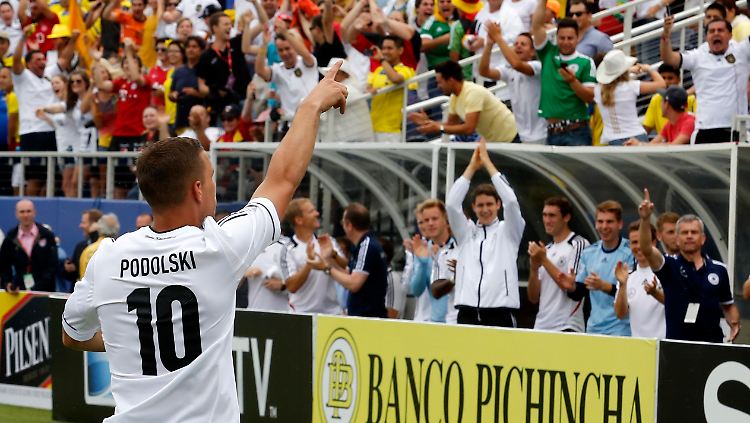 Ja, der Poldi: Er trifft doppelt und schnell.
