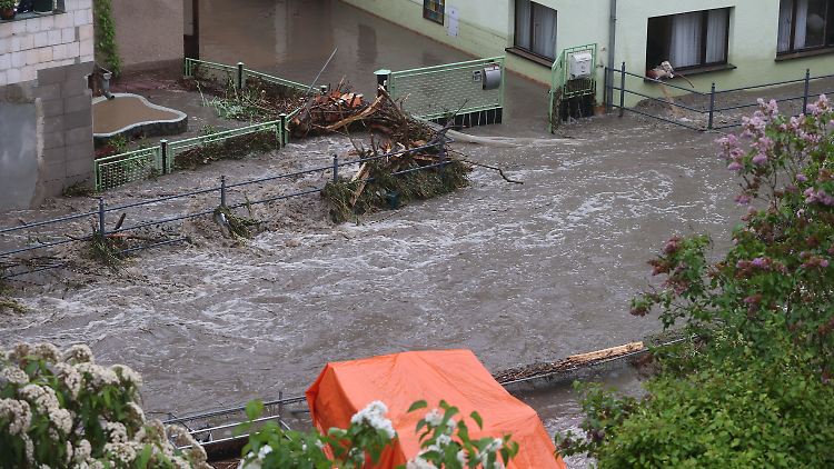 Sintflutartige Regenfälle überschwemmen weite Teile Deutschlands. 