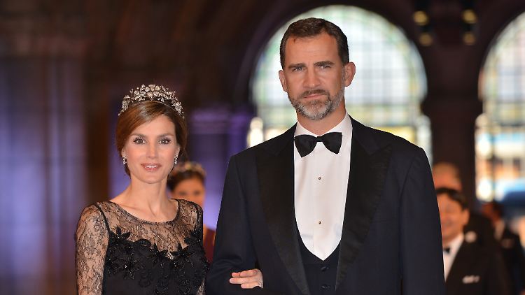 Der Empfang von Prinzessin Letizia und Prinz Felipe in der Oper war alles andere als herzlich.