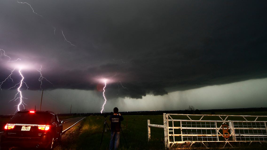 2013-06-01T064449Z_552979499_GM1E96114NF01_RTRMADP_3_USA-TORNADOES.JPG551167359243843574.jpg