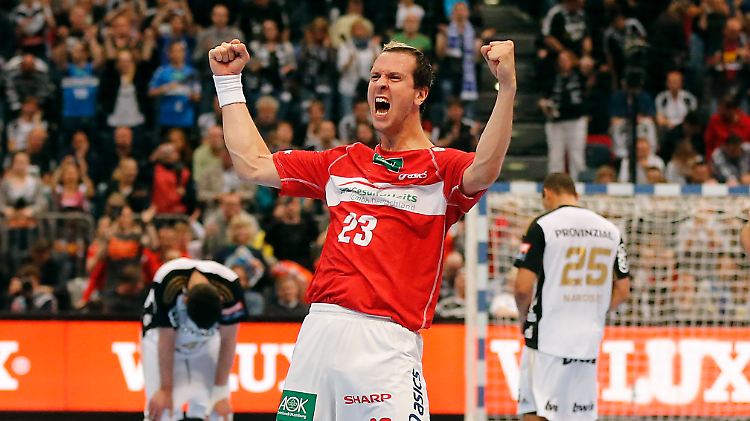 Pascal Hens spielt mit dem HSV Hamburg um die Vereinskrone im europäischen Handball.