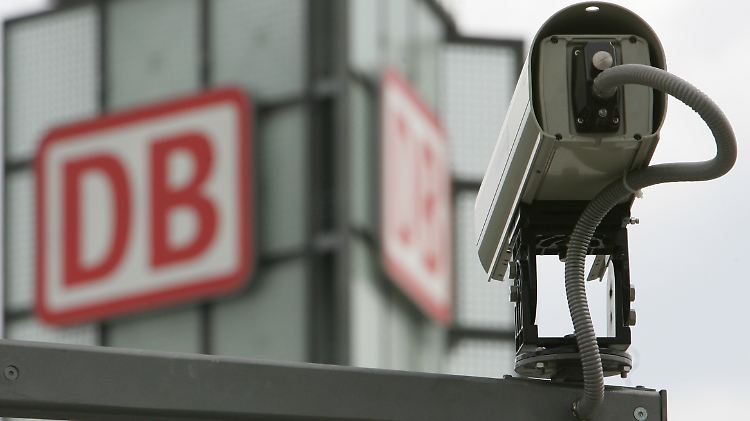 Die Bahn hat bereits etwa 4800 Kameras an ihren Bahnhöfen.
