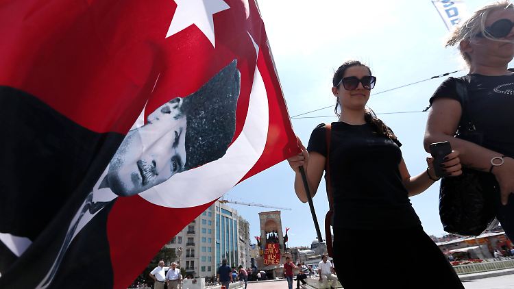 Demonstranten in Istanbul.