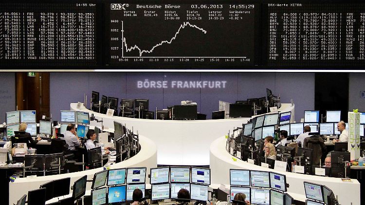 Juni-Handel an der Frankfurter Börse: Der Dax startet schwach, bäumt sich am Nachmmittag auf und ... geht mit Verlusten in den Feierabend.