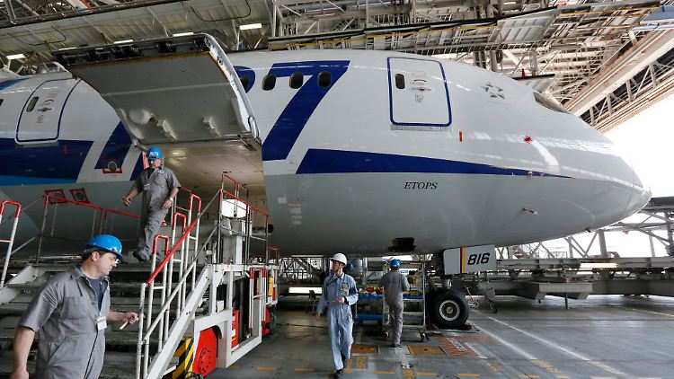 Immer wieder Probleme mit dem "Dreamliner": Boeings Prestigeflieger steht wieder am Boden.