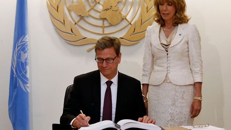 Außenminister Westerwelle unterzeichnete für Deutschland.