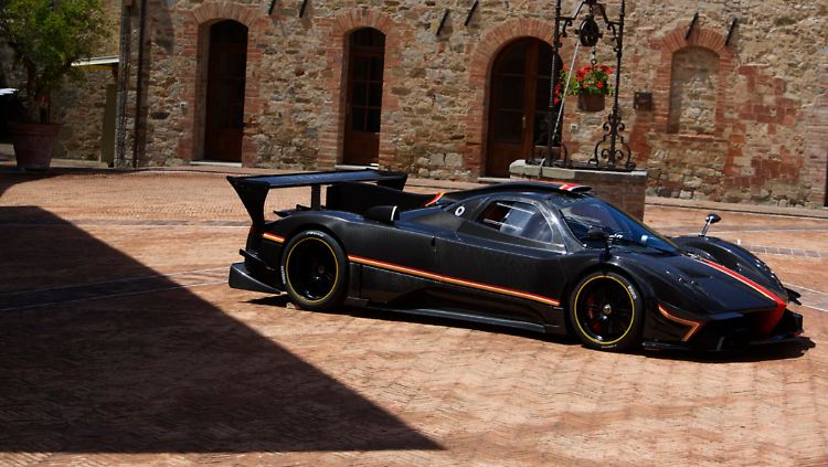 Mit 2,6 Millionen Euro ist der Pagani Zonda Revolucion alles andere als ein Schnäppchen.