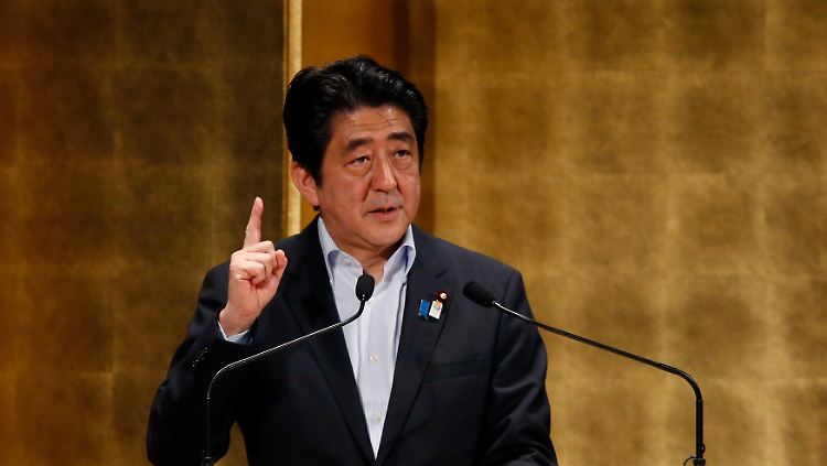 Regierungschef in Tokio: Premier Shinzo Abe erklärt den Japanern seine neuen wirtschaftspolitischen Ansätze.