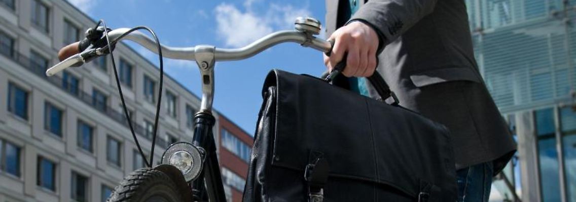 Es muss nicht immer ein Dienstwagen sein. Beschäftigte können jetzt auch Steuervorteile in Anspruch nehmen, wenn sie ein Dienstfahrrad bekommen. Foto: Andrea Warnecke