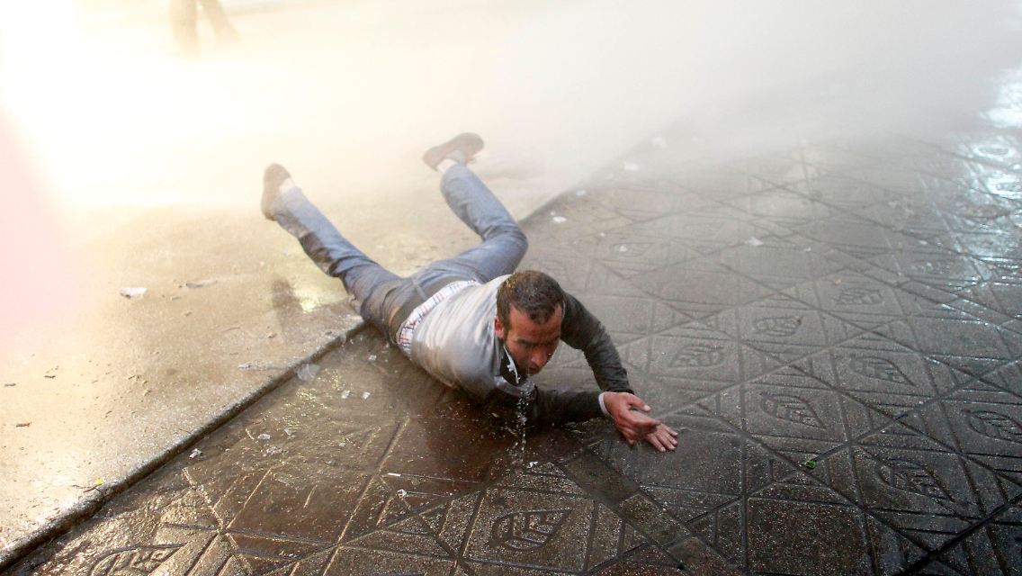 2013-06-05T193426Z_1164211479_GM1E96609TW01_RTRMADP_3_TURKEY-PROTESTS.JPG2527757422803222246.jpg