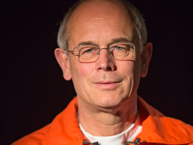 Das Gewicht der Verantwortung: Chef-Testpilot Peter Chandler wird den Erstflug leiten.
