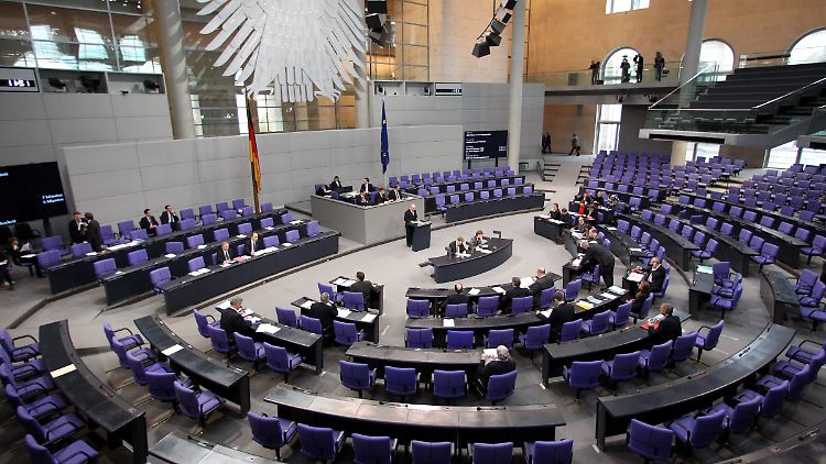 Manchmal ist es im Plenarsaal ganz leer - Sitzungen müssen dann ausfallen.