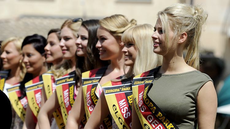 23 Siegerinnen von 1957 bis heute kamen beim "Miss-Germany-Treffen" in Rust zusammen.