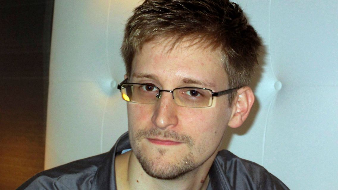 2013-06-09T195345Z_1055936195_GM1E96A0AMX01_RTRMADP_3_USA-SECURITY-IDENTITY.JPG5111422623048317961.jpg