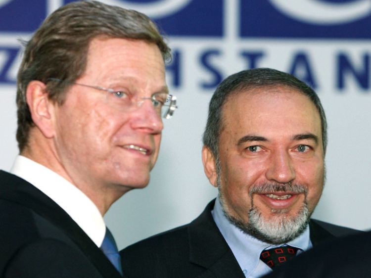 Die Amtskollegen Westerwelle und Lieberman erörtern das Thema.