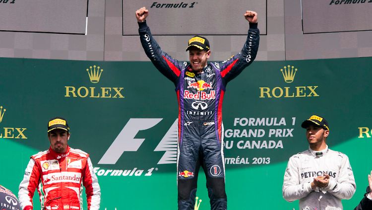 Sebastian Vettel steckt noch bis Ende 2015 im Red-Bull-Anzug.