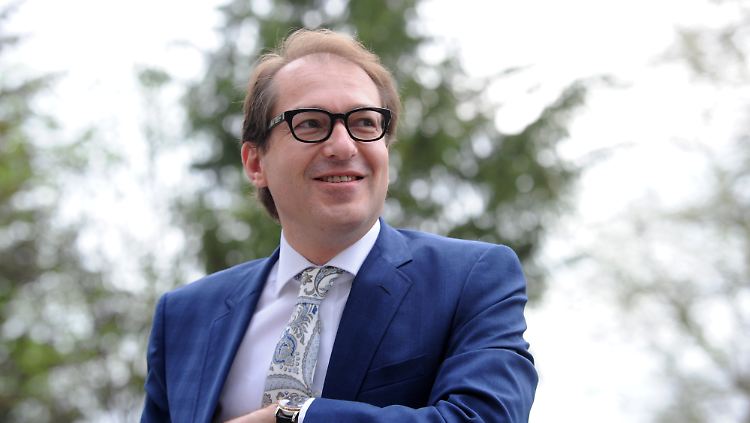 Alexander Dobrindt hat gut lachen - der CSU-Generalsekretär darf in seiner Parteizeitung auch weiterhin fast alles schreiben.