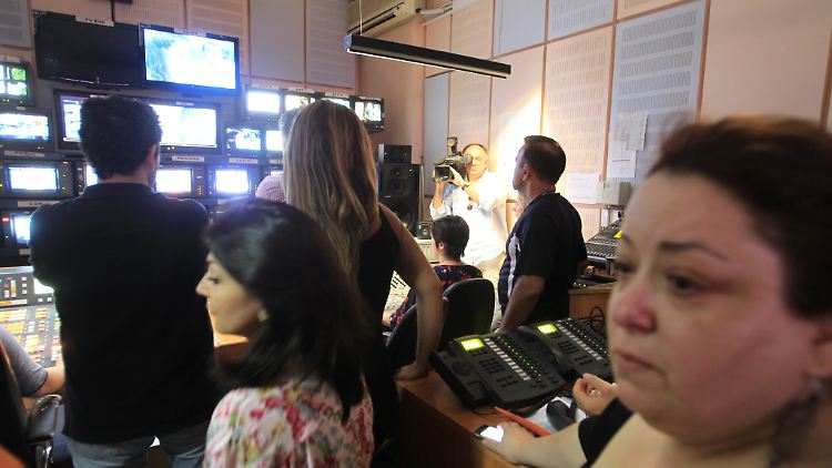 Lange Gesichter beim griechischen Staatsfernsehen: Die Regierung beschloss kurzerhand das Aus von ERT.