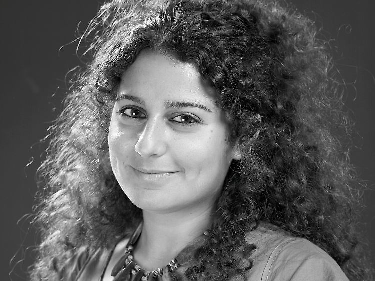 Zeina Abirached wurde in Beirut geboren. Seit 2005 lebt sie in Paris - nicht aus politischen Gründen, sondern weil es im Libanon keinen Comicverlag gibt.