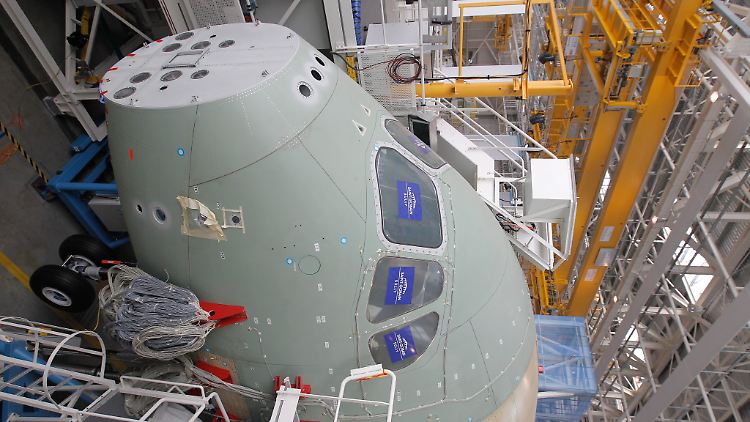 Turbulenzen? Davon will Airbus nichts wissen: Der A350 liegt voll im Zeitplan.