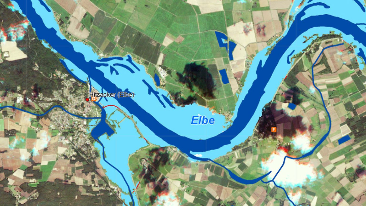 Die nachträglich bearbeiteten Bilder des  "Zentrum für Satellitengestütze Kriseninformation" des <a href="http://www.zki.dlr.de/de" target="_blank">"DLR"</a> illustrieren das verheerende Ausmaß des Hochwassers. Dunkelblau eingefärbt das eigentliche Flussbett der Elbe, helblau die inzwischen überschwemmten Flächen. In diesem Falle ganz im Norden bei Hitzacker ...