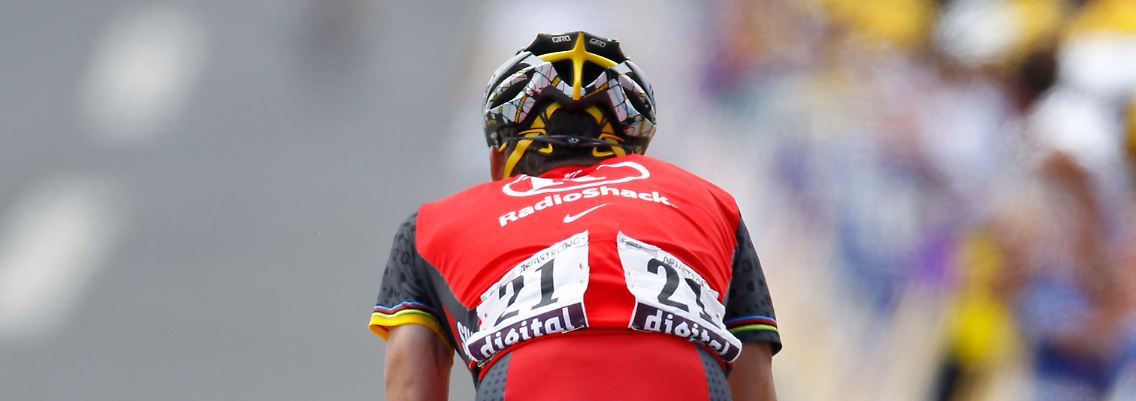 Armstrong scheint nervös - etliche Stürze legte der Amerikaner bei der laufenden Tour hin.