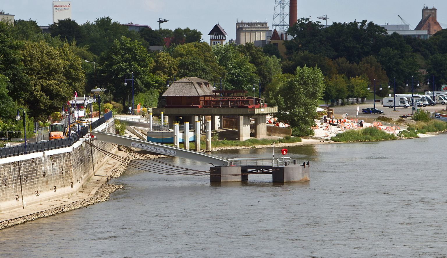 Der Fähranleger Petriförder in Magdeburg am 7. August 2012 ...
