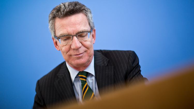 Dass der Bundestag den Missbilligungsantrag der Linken ablehnt, war angesichts der schwarz-gelben Mehrheit zu erwarten. Ausgestanden ist die Drohnenaffäre damit aber nicht.
