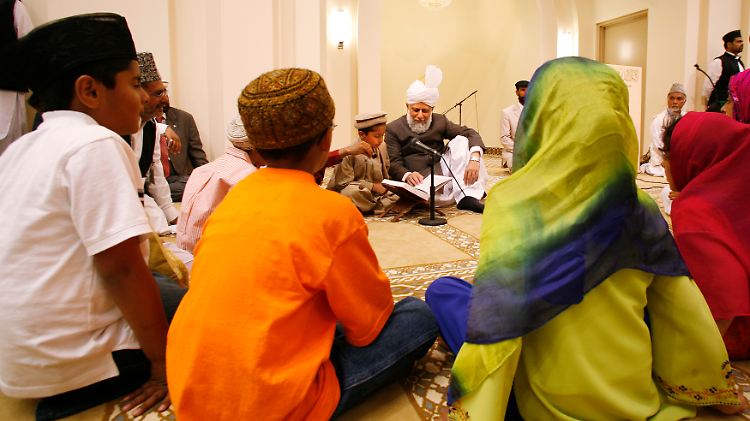 Gebet im kanadischen Calgary: Die Ahmadiyya-Gemeinschaft ist auf der ganzen Welt zuhause.