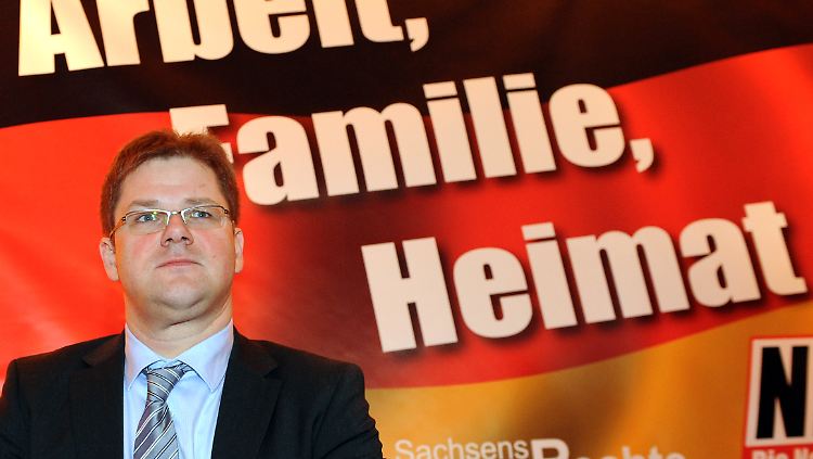Neuerdings auch im sportlichen Flut-Freizeit-Dress: NPD-Chef Holger Apfel.