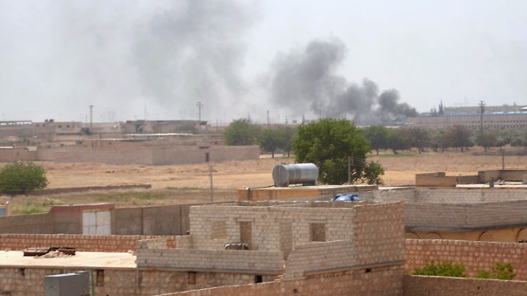 Nach einem Angriff der syrischen Armee auf Aleppo.