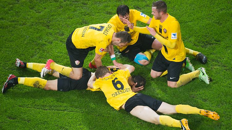 Den Klassenerhalt haben sie geschaftt, doch beim DFB-Pokal darf Dynamo Dresden nicht mitspielen.