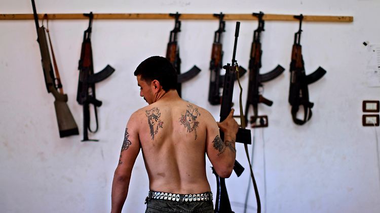 Die Aufständischen sollen Kleinwaffen und Munition bekommen.