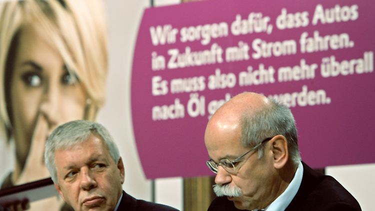 Unterschiedliche Auffassungen in der Batterie-Allianz von Evonik und Daimler: Evonik-Chef Werner Müller (l.) und Dieter Zetsche bei einer gemeinsamen Pressekonferenz im Dezember 2008.