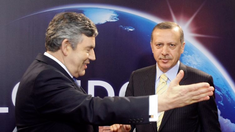 Wie gut, wenn man weiß, was Freunde denken: Der türkische Ministerpräsident Erdogan und der britische Premier Brown 2009 beim G20-Gipfel in London.
