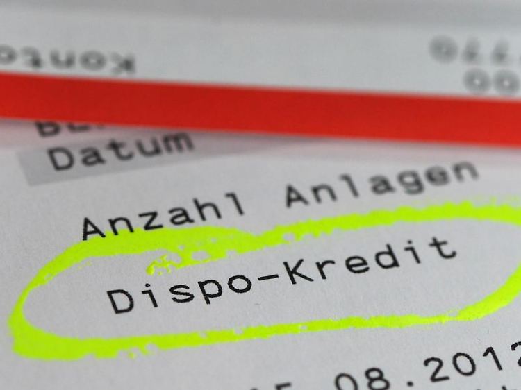 Wie viel Zinsen für einen Dispo-Kredit fällig werden, sollen Bankkunden künftig im Internet erfahren.