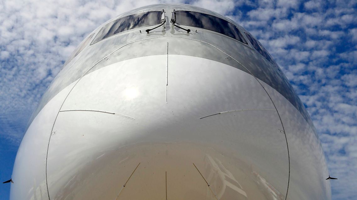 2013-06-16T124122Z_1017484096_GM1E96G1LEP01_RTRMADP_3_AIRSHOW.JPG7461316154845370311.jpg