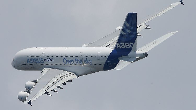In der Luft eine Seltenheit: der Riesenflieger A380.