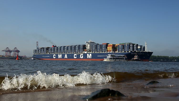 Eines der größten seiner Art: Die "Alexander von Humboldt" kann 16.000 Standardcontainer aufnehmen.