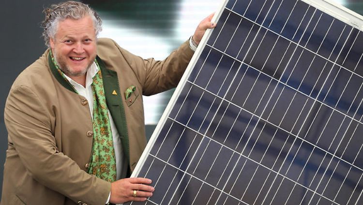Solarworld-Chef Frank Asbeckwill mit einem Schuldenschnitt und frischem Geld durchstarten.