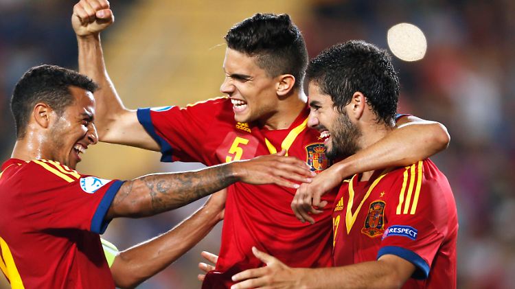 Thiago Alcantara (l.) steuerte drei Treffer im Finale bei, Isco (r.) den vierten.