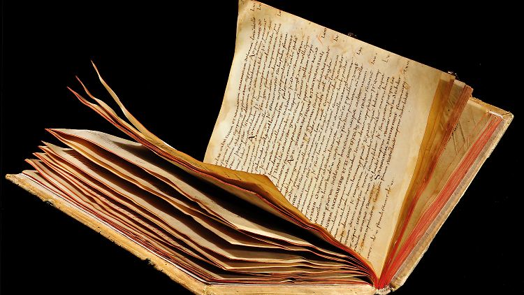 Nun Weltdokumentenerbe der Unesco: Lorscher Arzneibuch in der Staatsbibliothek in Bamberg.