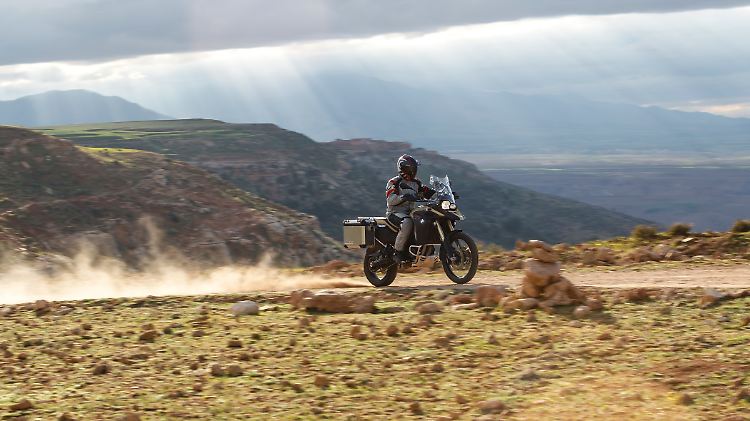 Nach dem weltweiten Bestseller R 1200 GS rüstet BMW jetzt auch seine Mittelklasse F 800 GS auf.