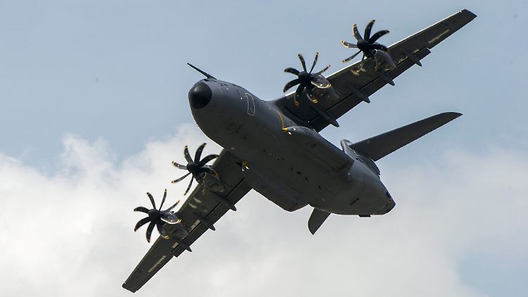 Der erste A400M wird in Kürze übergeben.