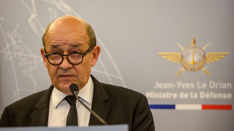 Der sozialistische Verteidigungsminister Jean-Yves Le Drian hält das französische Atomarsenal nicht für reduktionswürdig. 