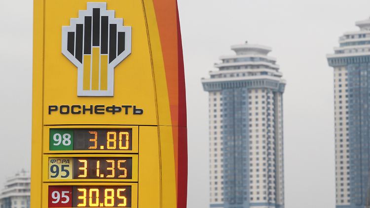 Hohe Hacken und schreiende Farben stehen ab sofort bei Rosneft auf der Verbotsliste.