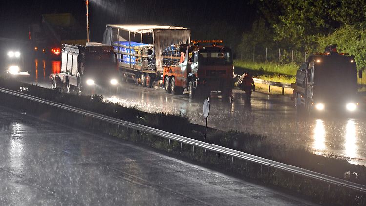 Die A9 musste nach dem Unfall gesperrt werden.