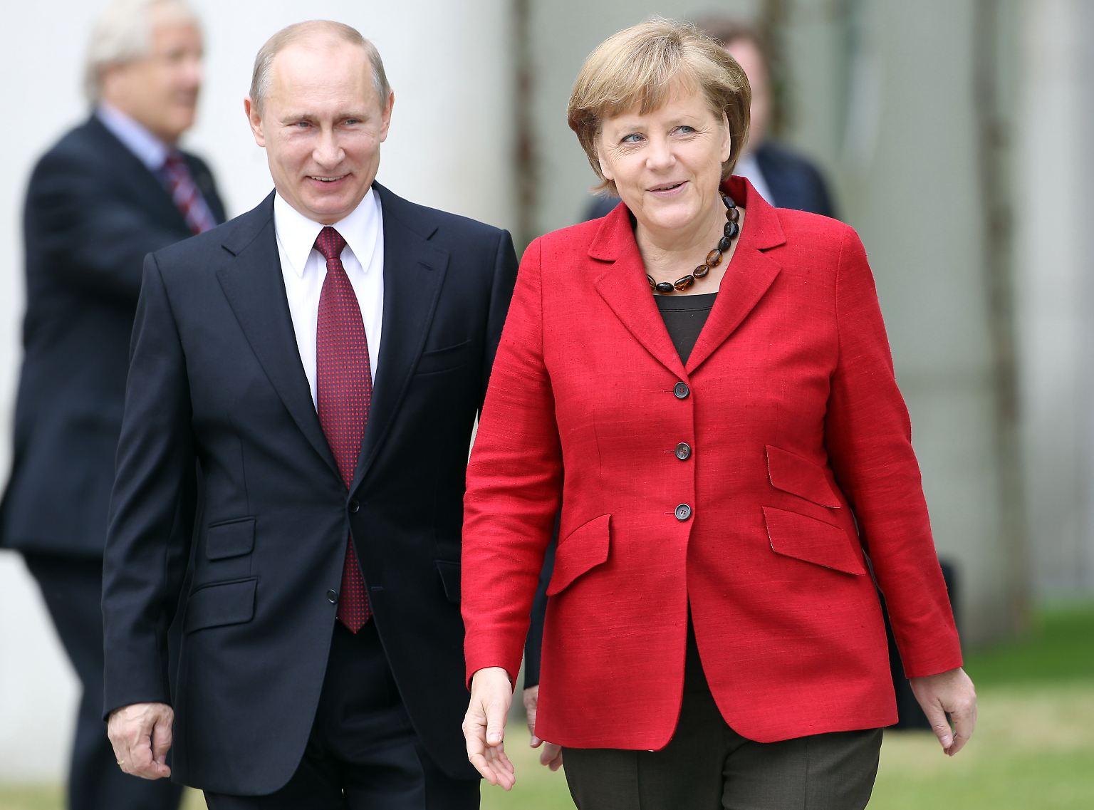 Wladimir Putin und Angela Merkel haben wieder Ärger. 