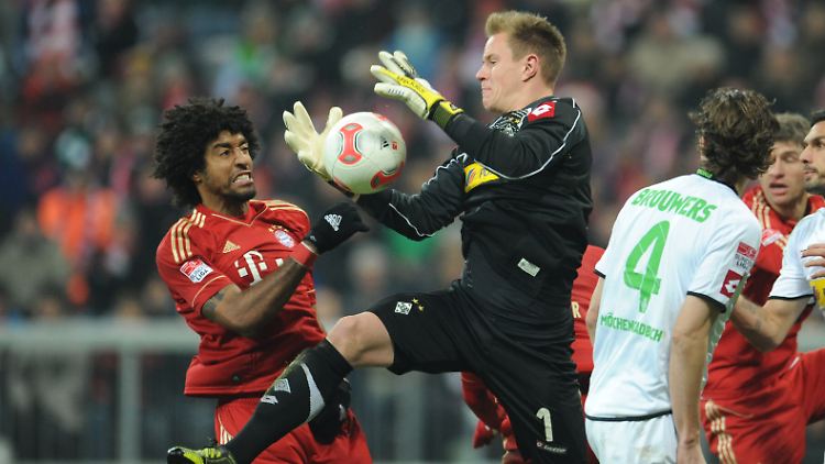 Werden wohl auch beim Eröffnungsspiel der neuen Bundesliga-Saison wieder aufeinandertreffen: Borussia-Keeper Marc-André ter Stegen und Ex-Gladbacher Dante.